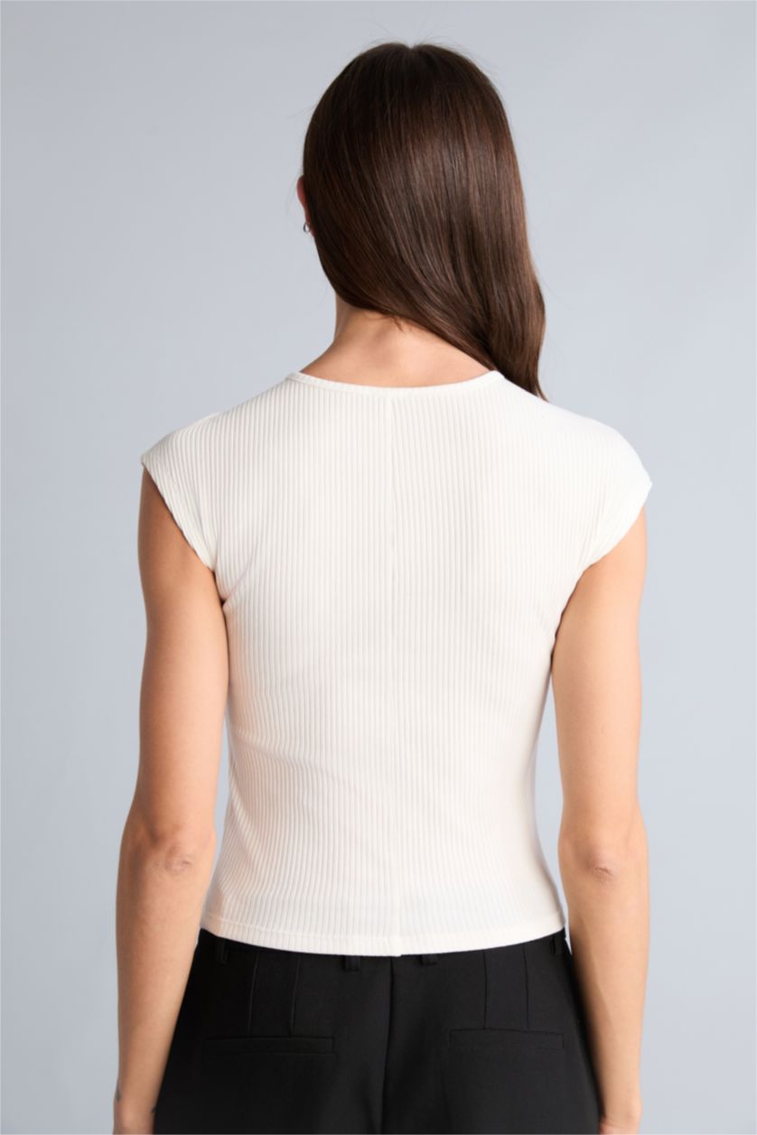 Kadın Ekru Slim Fit Kaşkorse Tişört