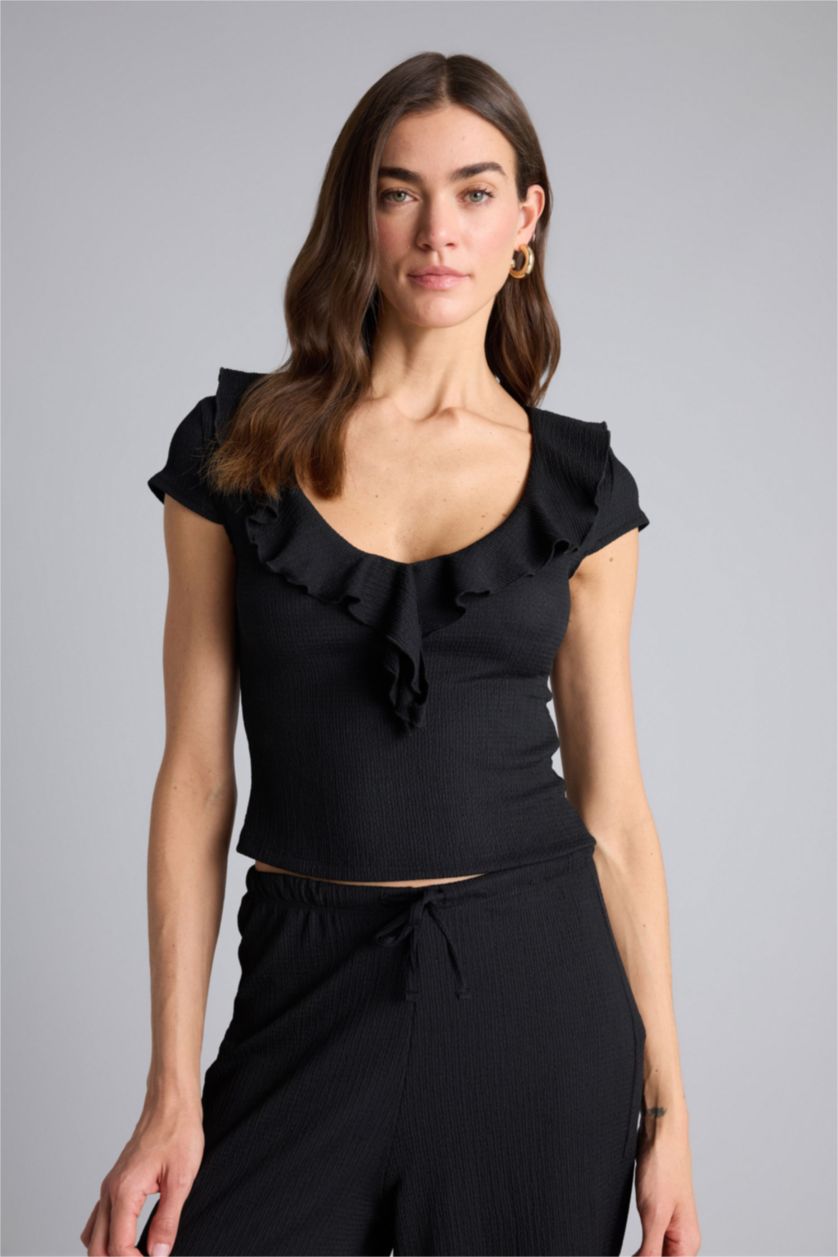 WOMAN Black Woman Short Sleeve T-Shirt