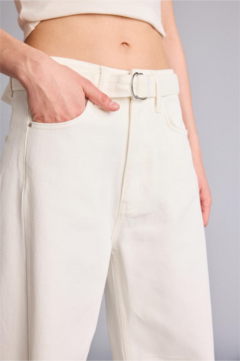 Kadın Beyaz Barrel Fıt Yüksek Bel Bilek Boy Jean Pantolon