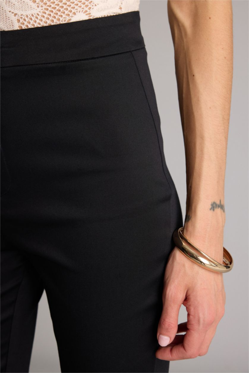 WOMAN Black Regular Waist Straight Leg Satin Capri Pants