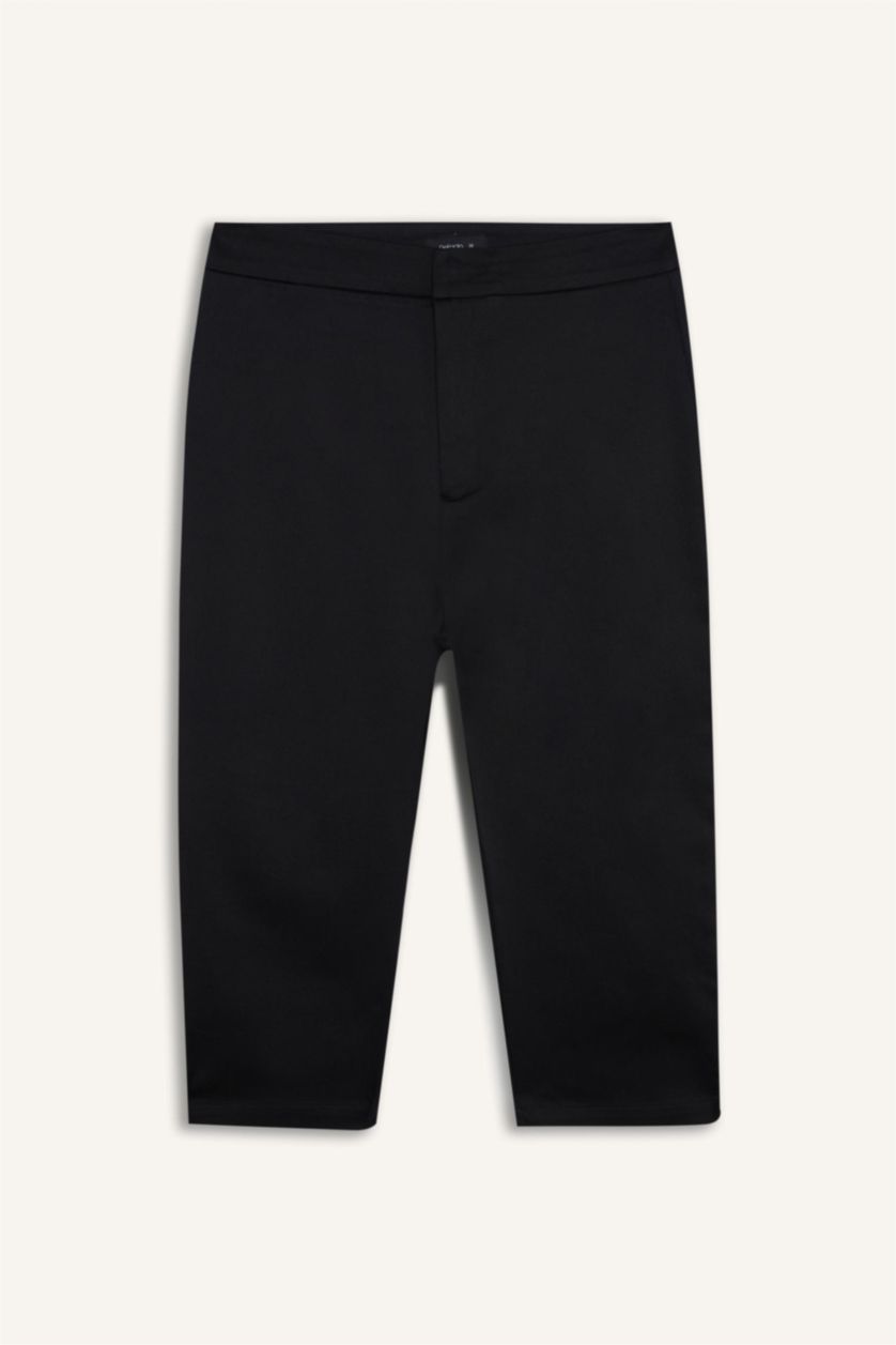 Woman Black Regular Waist Straight Leg Satin Capri Pants