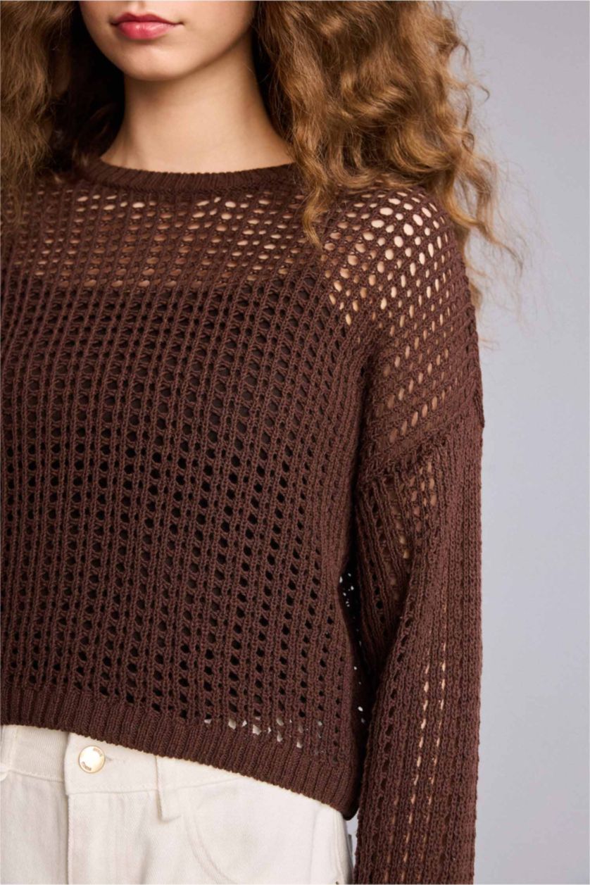 Kadın Kahve Regular Fıt Kayık Yaka Kazak