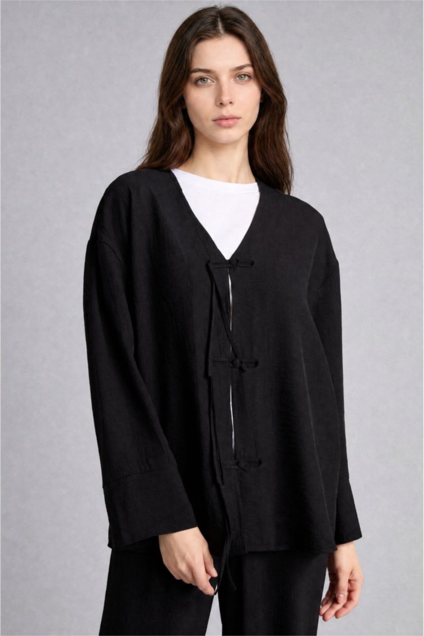 Kadın Siyah Regular Fit V Yaka