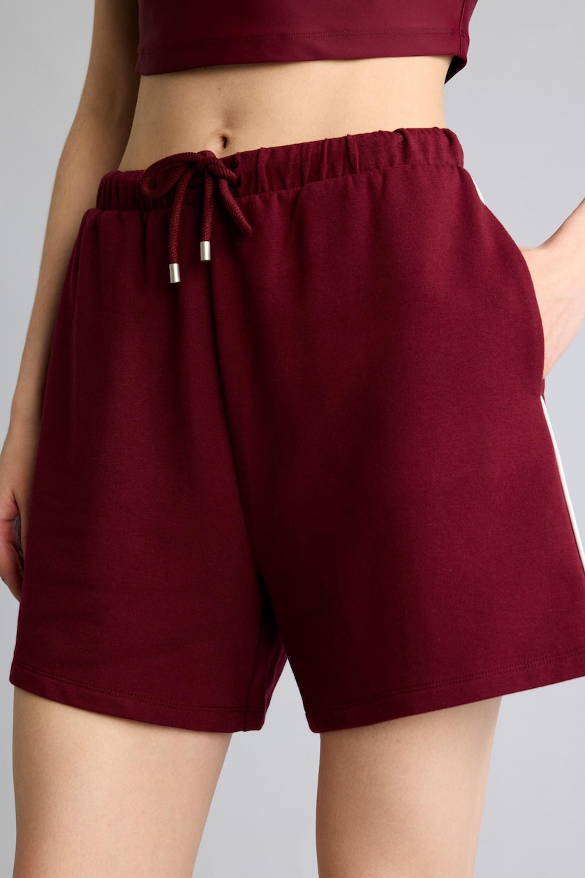 نساء خمري Standard Fit Burgundy Sporty Modal Shorts