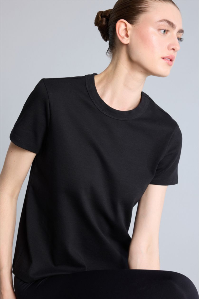 Kadın Siyah Standart Fit Kısa kollu Pamuklu Tişört
