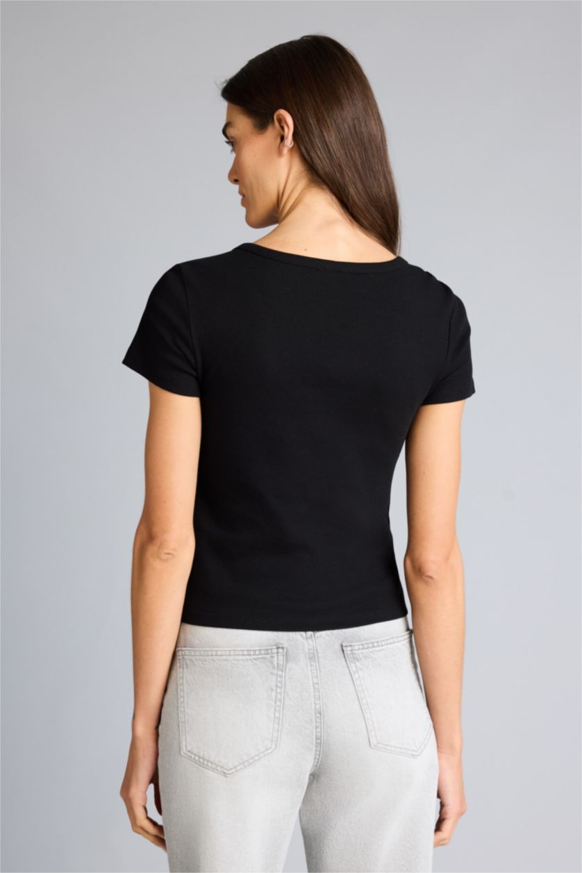Woman Black تيشيرت نص ردن بيزك سادة قصة عادية وياخة مستديرة