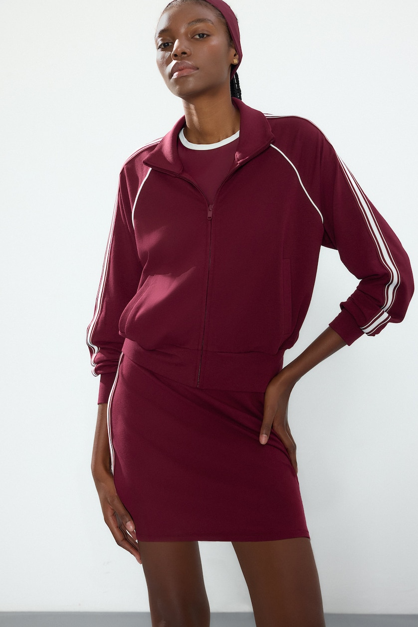 Woman Bordeaux Standard Fit High Neck Zippered Sports Hoodie