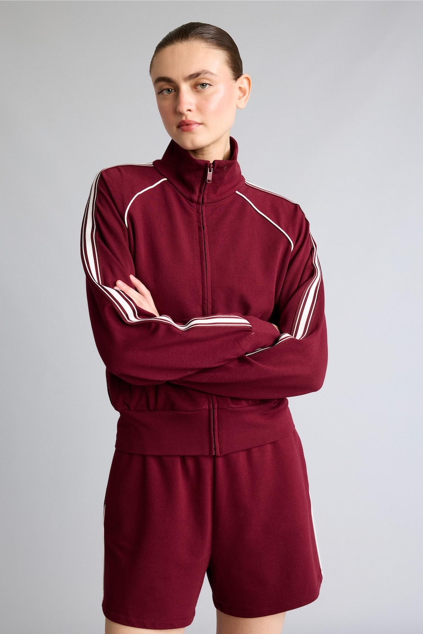 Woman Bordeaux Standard Fit High Neck Zippered Sports Hoodie
