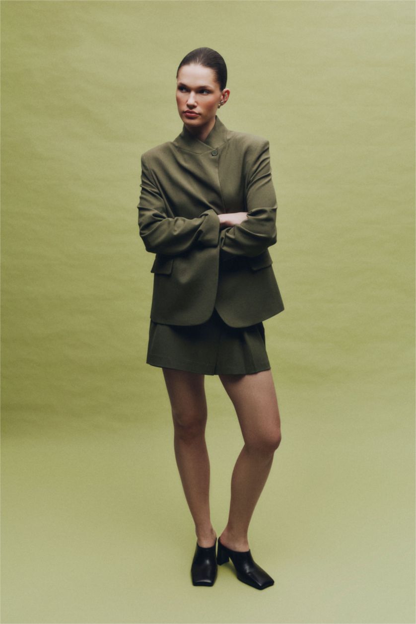 Woman Khaki Normal Waist Regular Hem Shorts