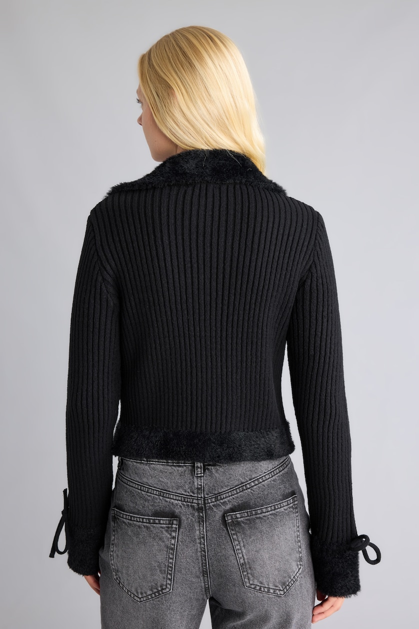 Kadın Siyah Regular Fit Kürk Detaylı Fermuarlı Basic Hırka
