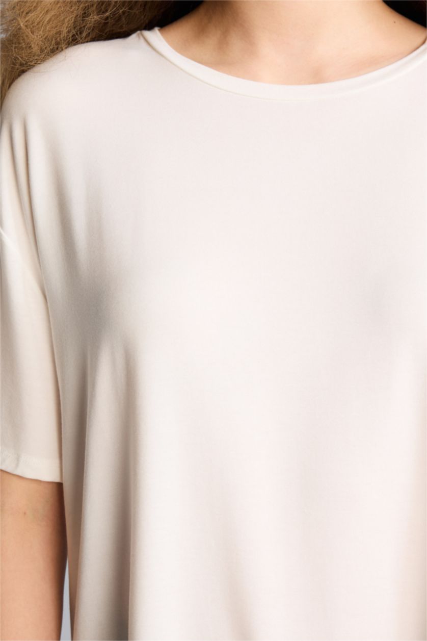 حريمي اوف وايت تيشيرت نص كم قصة مريحة