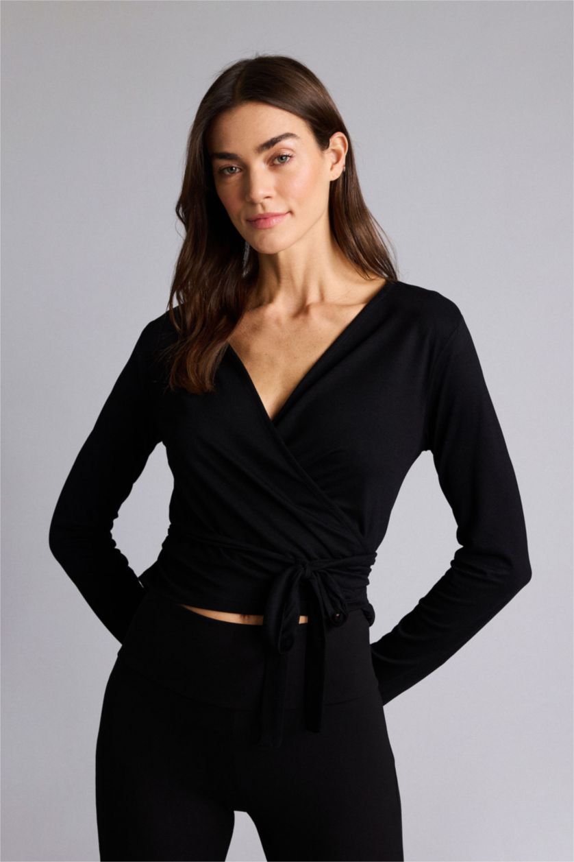 Kadın Siyah Regular Fıt Uzun Kollu Üst