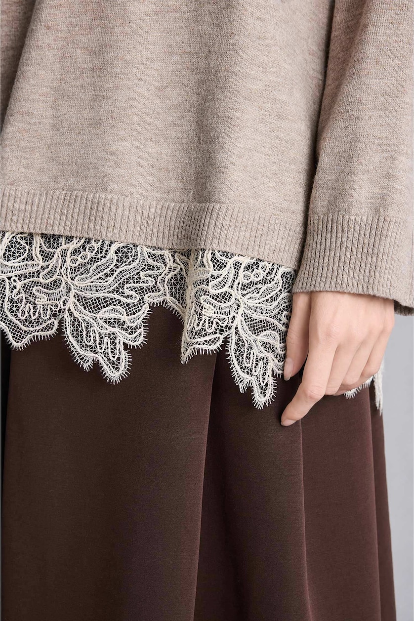 نساء بيج Relaxed Fit Knitted Crew Neck Sweater