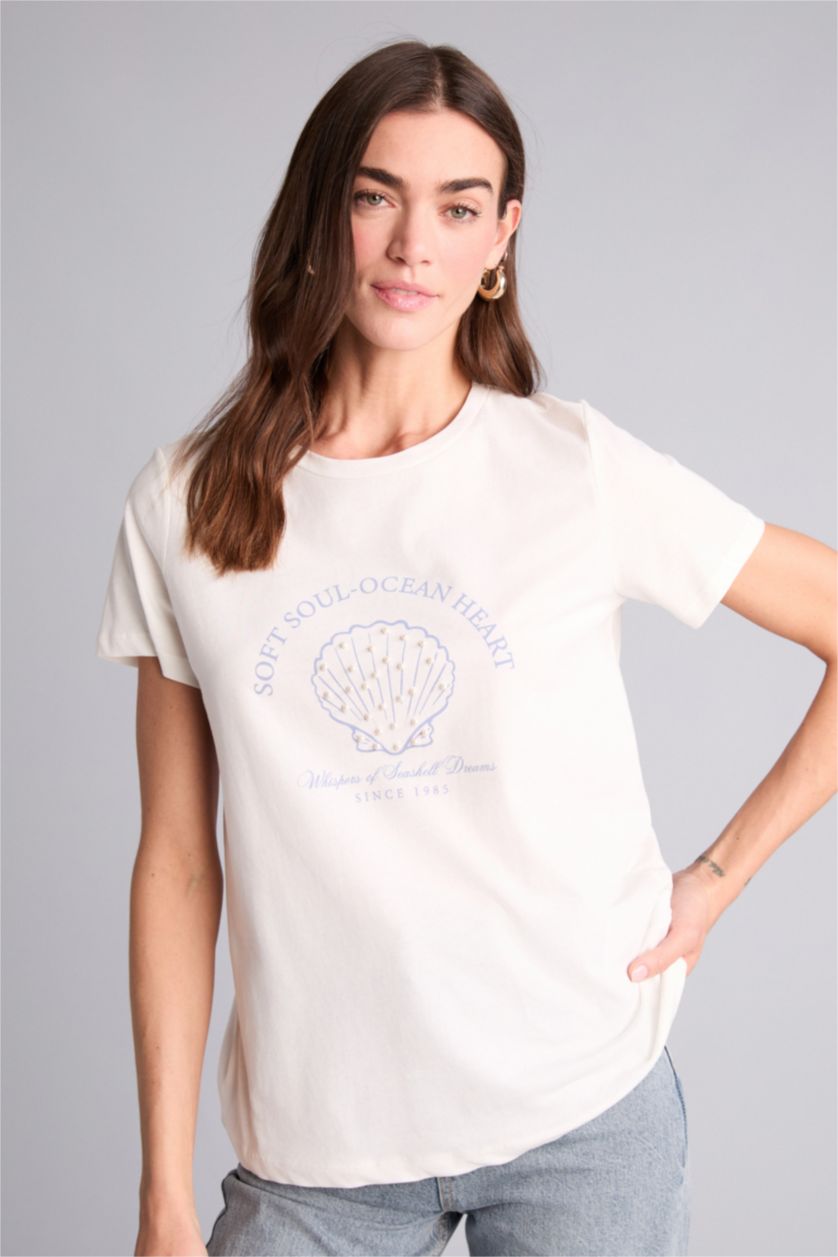 Kadın Ekru Regular Fıt Bisiklet Yaka İşlemeli Kısa Kollu Tişört