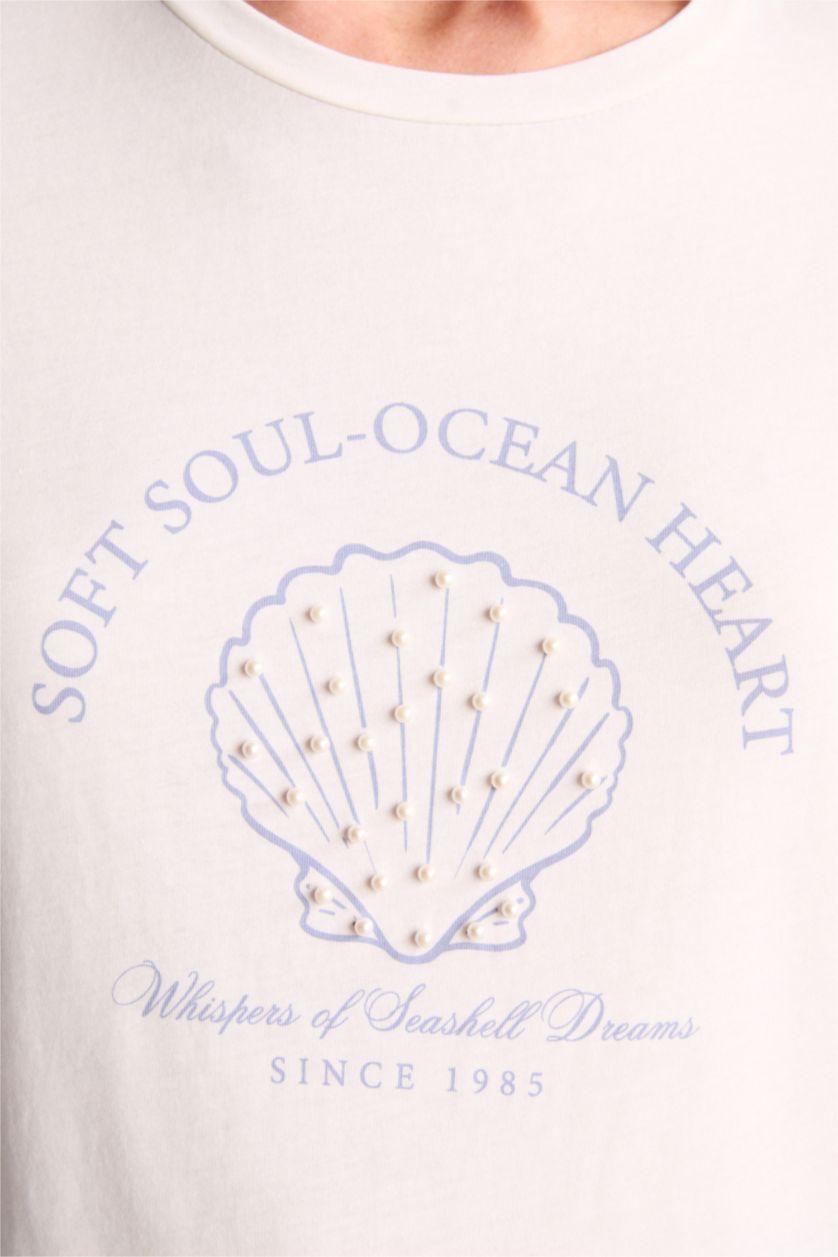 Kadın Ekru Regular Fıt Bisiklet Yaka İşlemeli Kısa Kollu Tişört