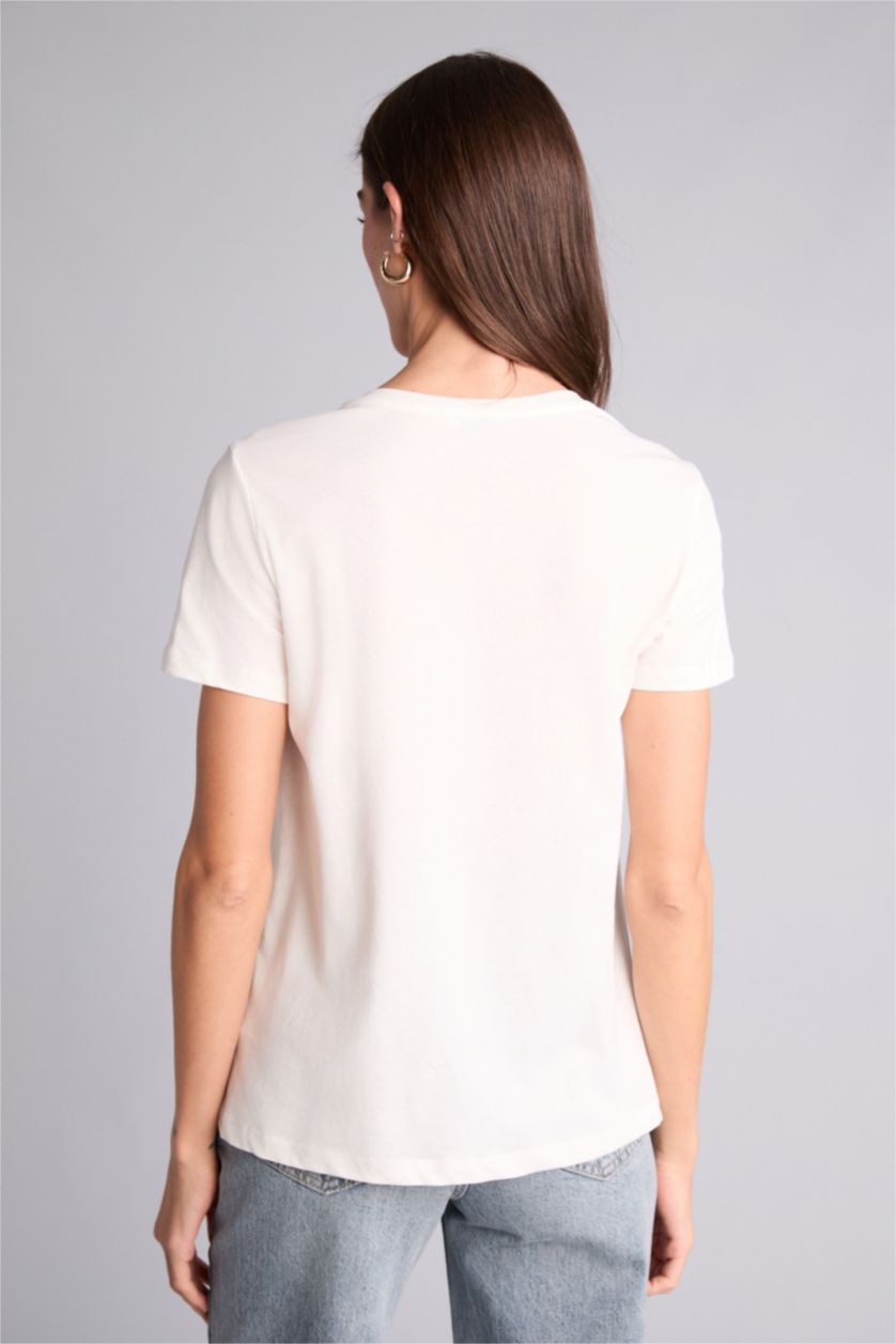 Kadın Ekru Regular Fıt Bisiklet Yaka İşlemeli Kısa Kollu Tişört