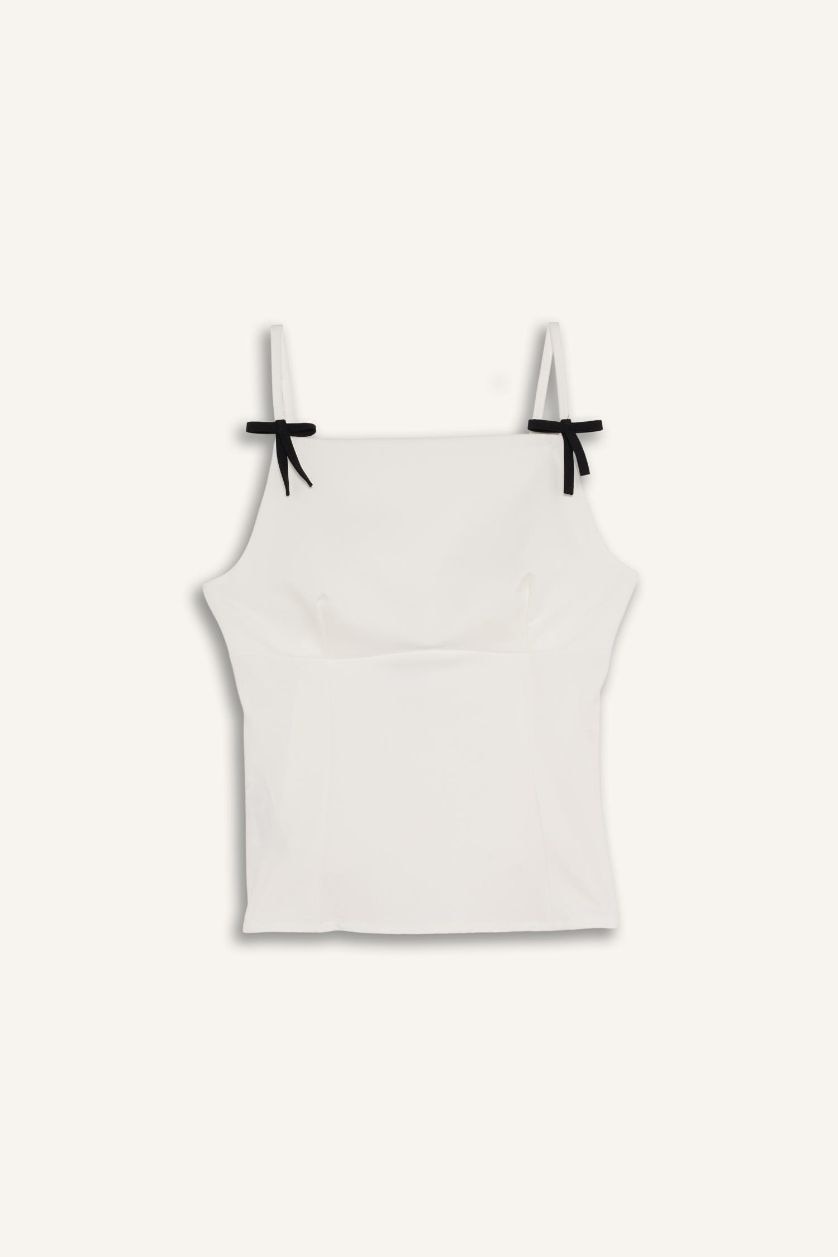 Kadın Beyaz Fiyonk Detaylı Bluz