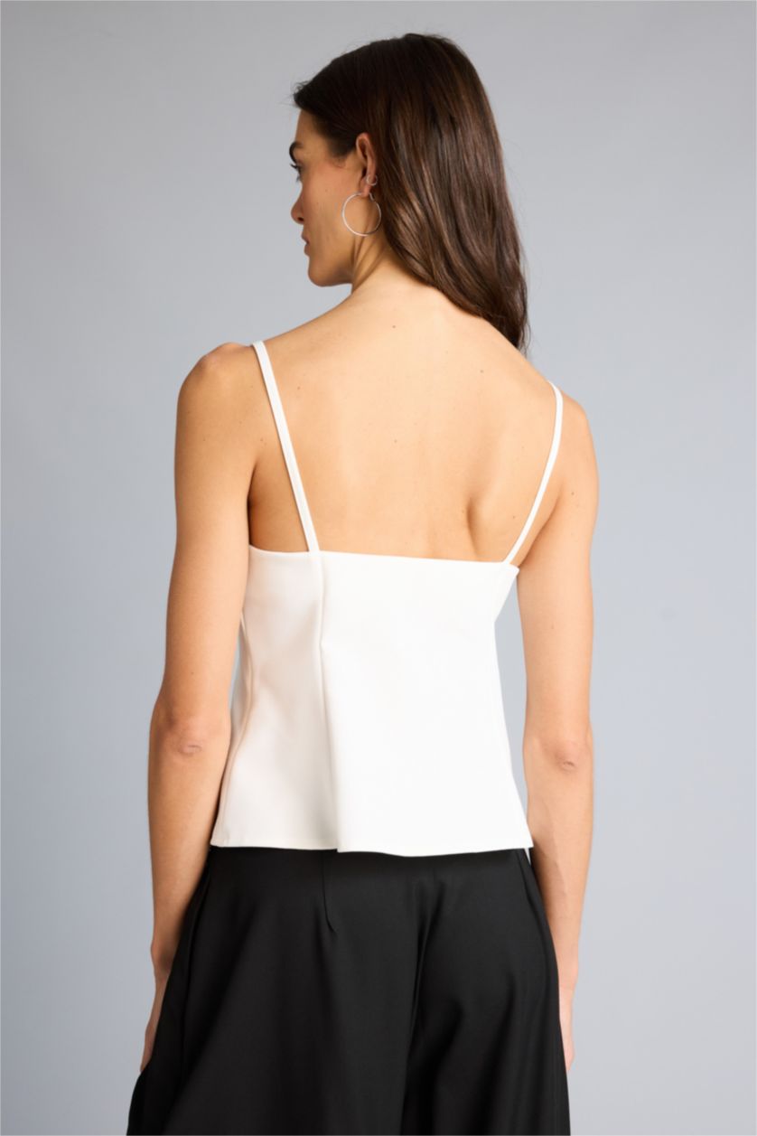 Kadın Beyaz Fiyonk Detaylı Bluz