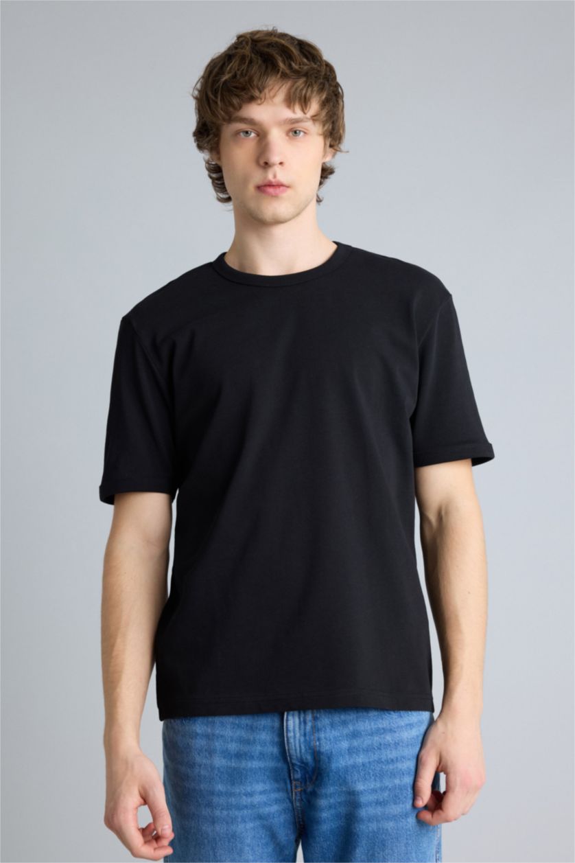 Erkek Siyah Regular Fıt Kısa Kollu Tişört