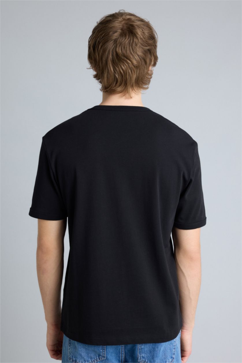 Erkek Siyah Regular Fıt Kısa Kollu Tişört