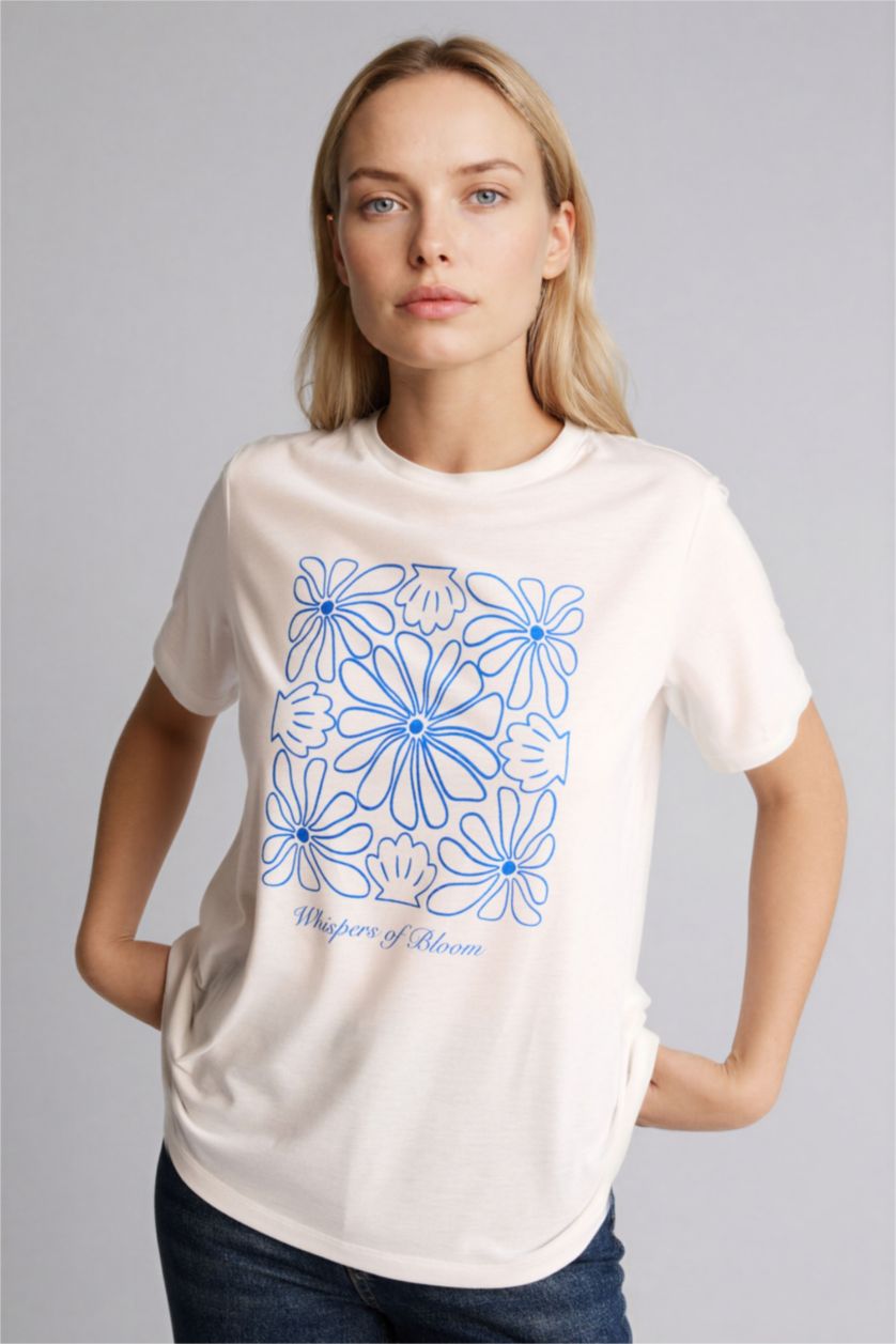 Kadın Ekru Regular Fıt Çiçekli Tişört
