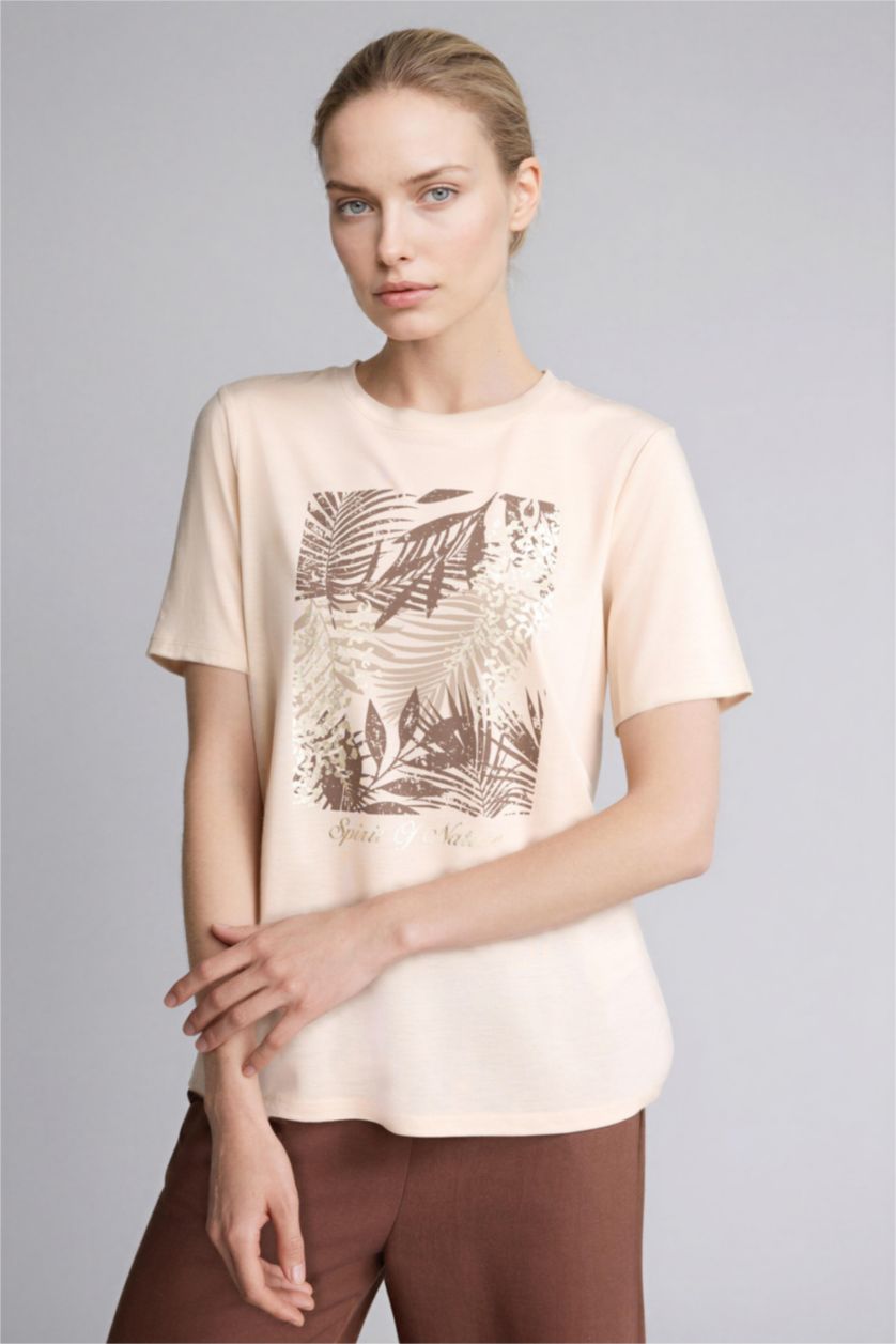 Kadın Açık Taş Regular Fıt Kısa Kollu Tişört