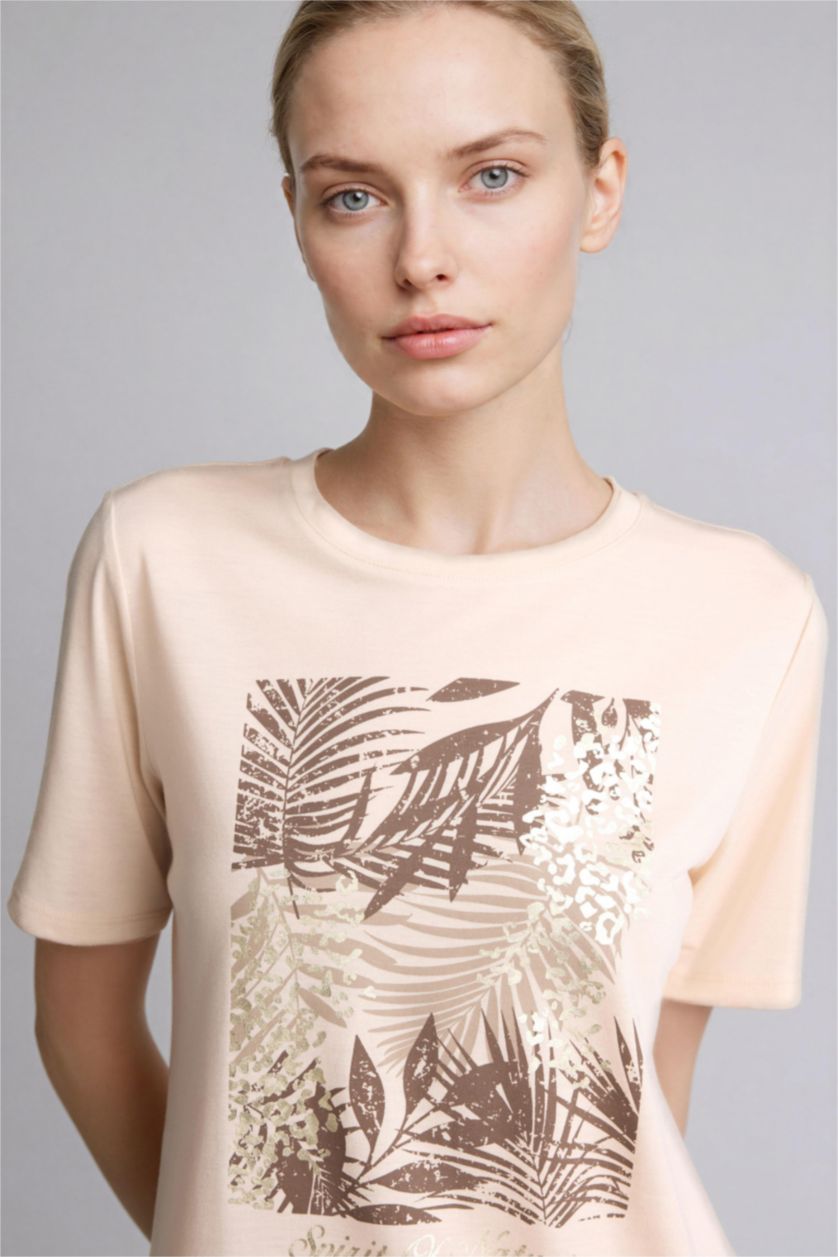 Kadın Açık Taş Regular Fıt Kısa Kollu Tişört