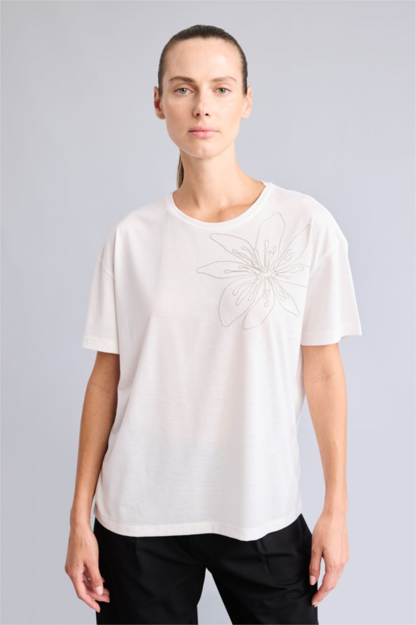 Women Ecru Relax Fit Short Sleeve T-Shirt