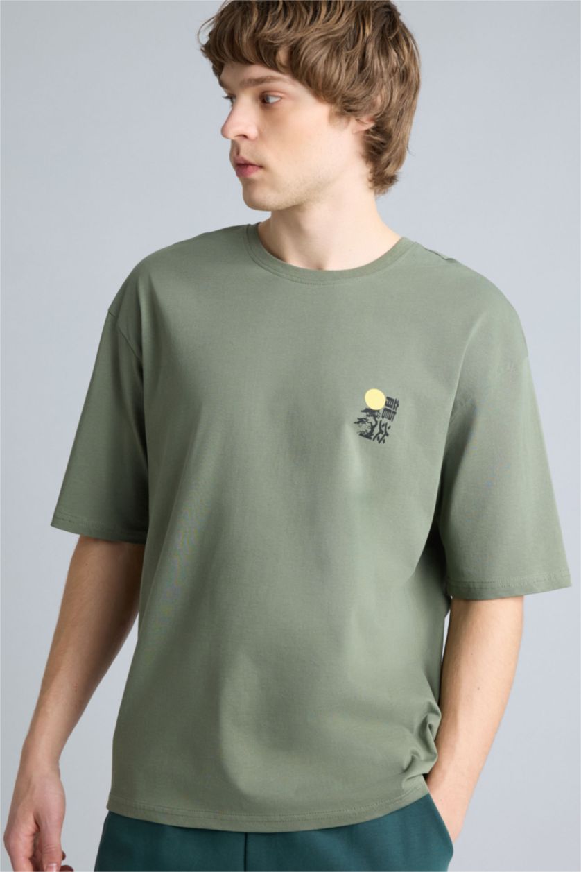 Erkek Haki Boxy Fıt Baskılı Kısa Kollu Tişört