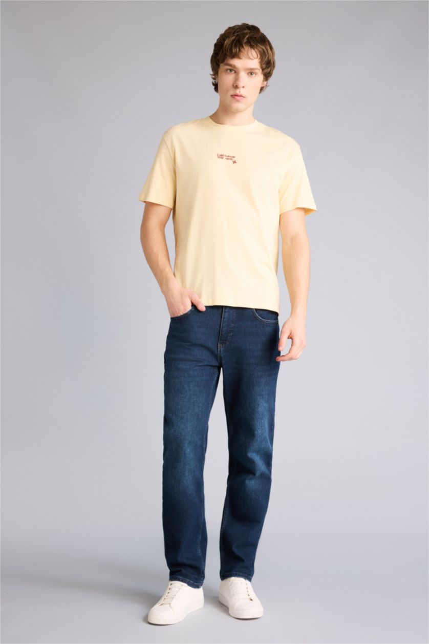 رجال أصفر تيشيرت نص كم قصة عادية مطبوع