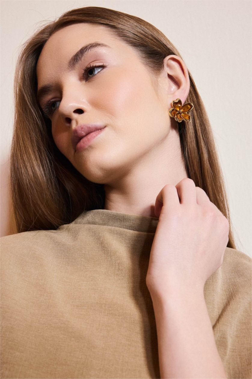 Kadın Kahve Kadın Çiçekli Küpe