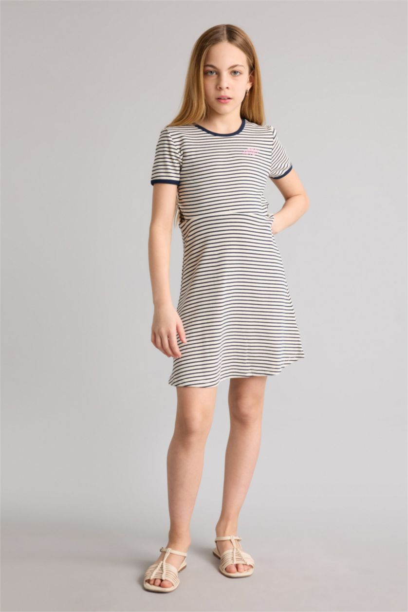 بناتي بيج فاتح فستان بناتي قطن قصة عادية