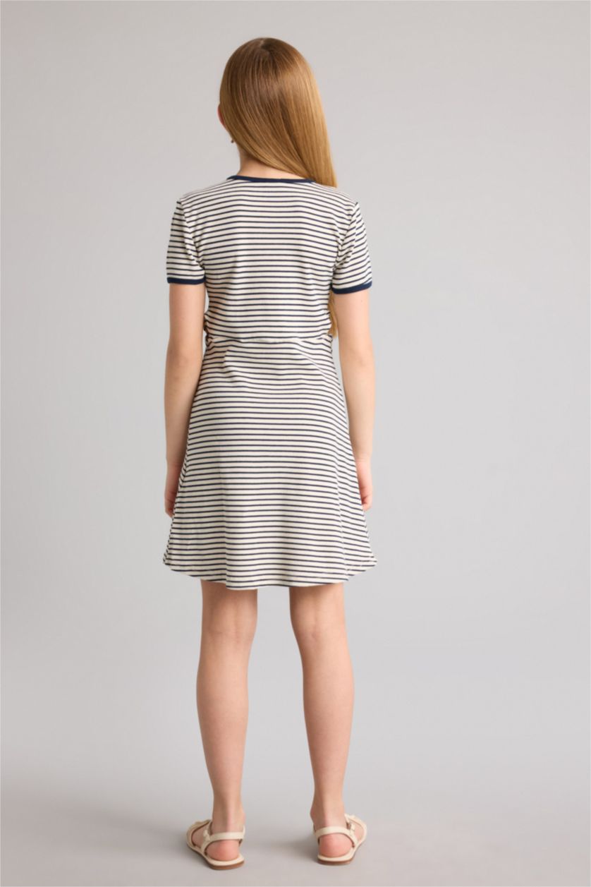 بناتي بيج فاتح فستان بناتي قطن قصة عادية