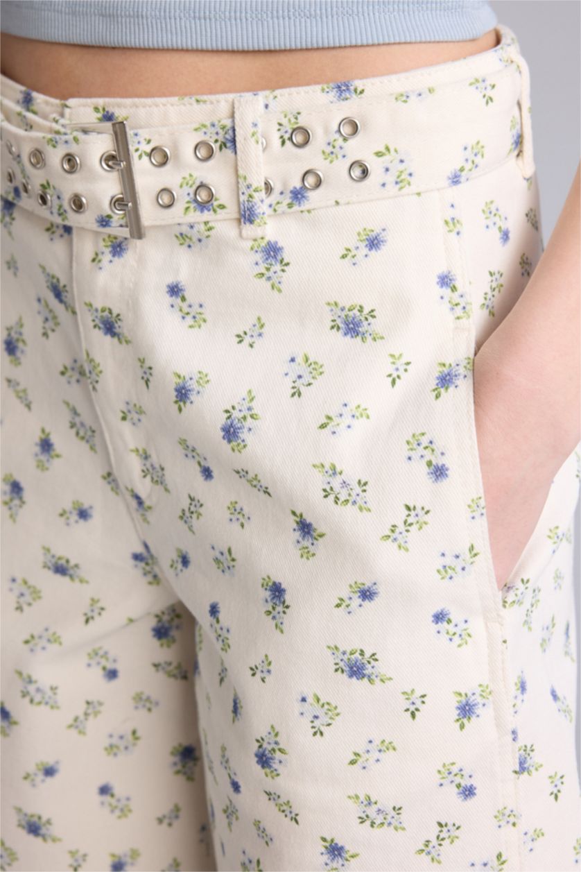 Kadın Kırık Beyaz Gabardin Bermuda