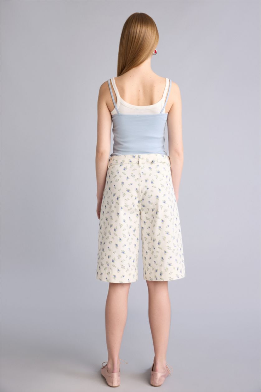 Kadın Kırık Beyaz Gabardin Bermuda