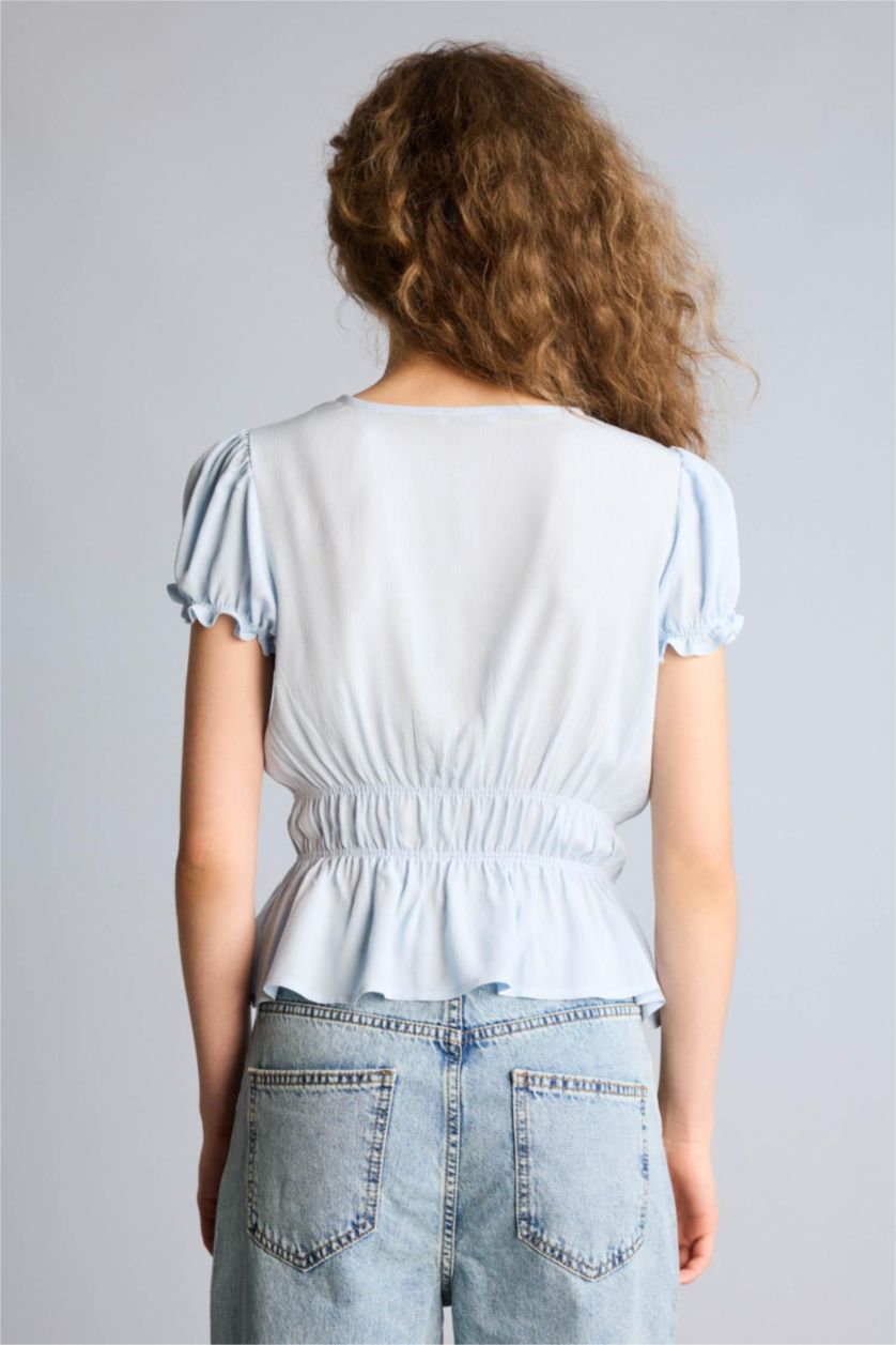Woman Light Blue Slim Fit V-Neck Short Sleeve Blouse