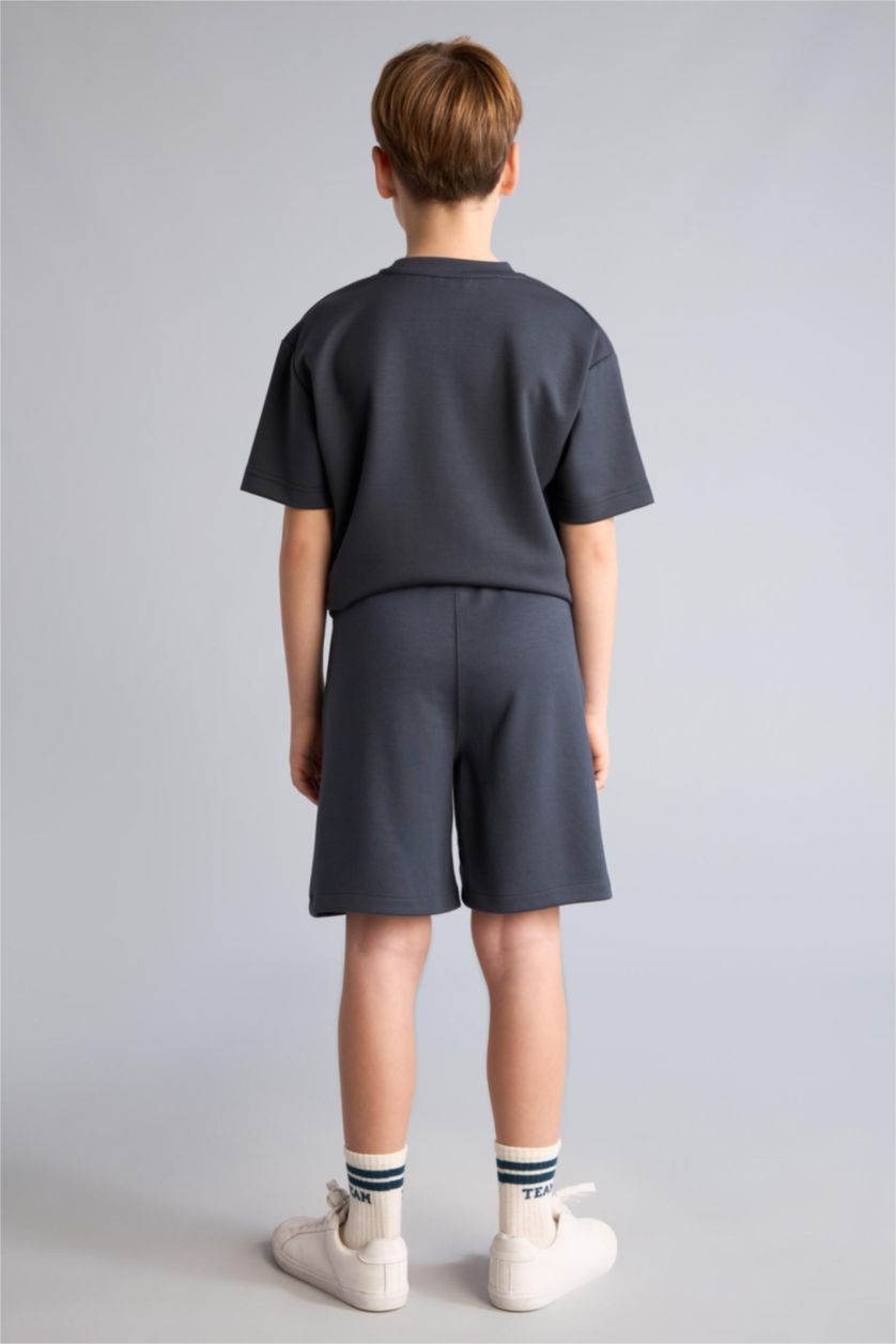 BOYS & TEENS Anthracite شورت اولادي بطبعة شعار اوفر سايز