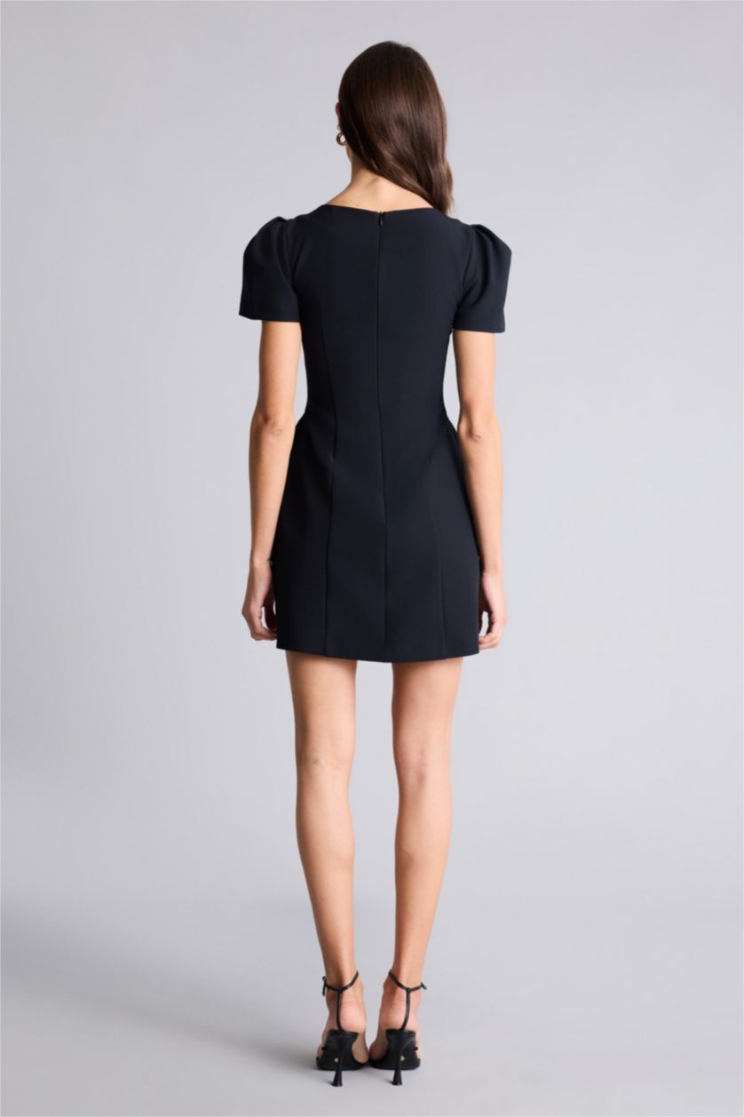 Kadın Siyah Kayık Yaka Mini Elbise