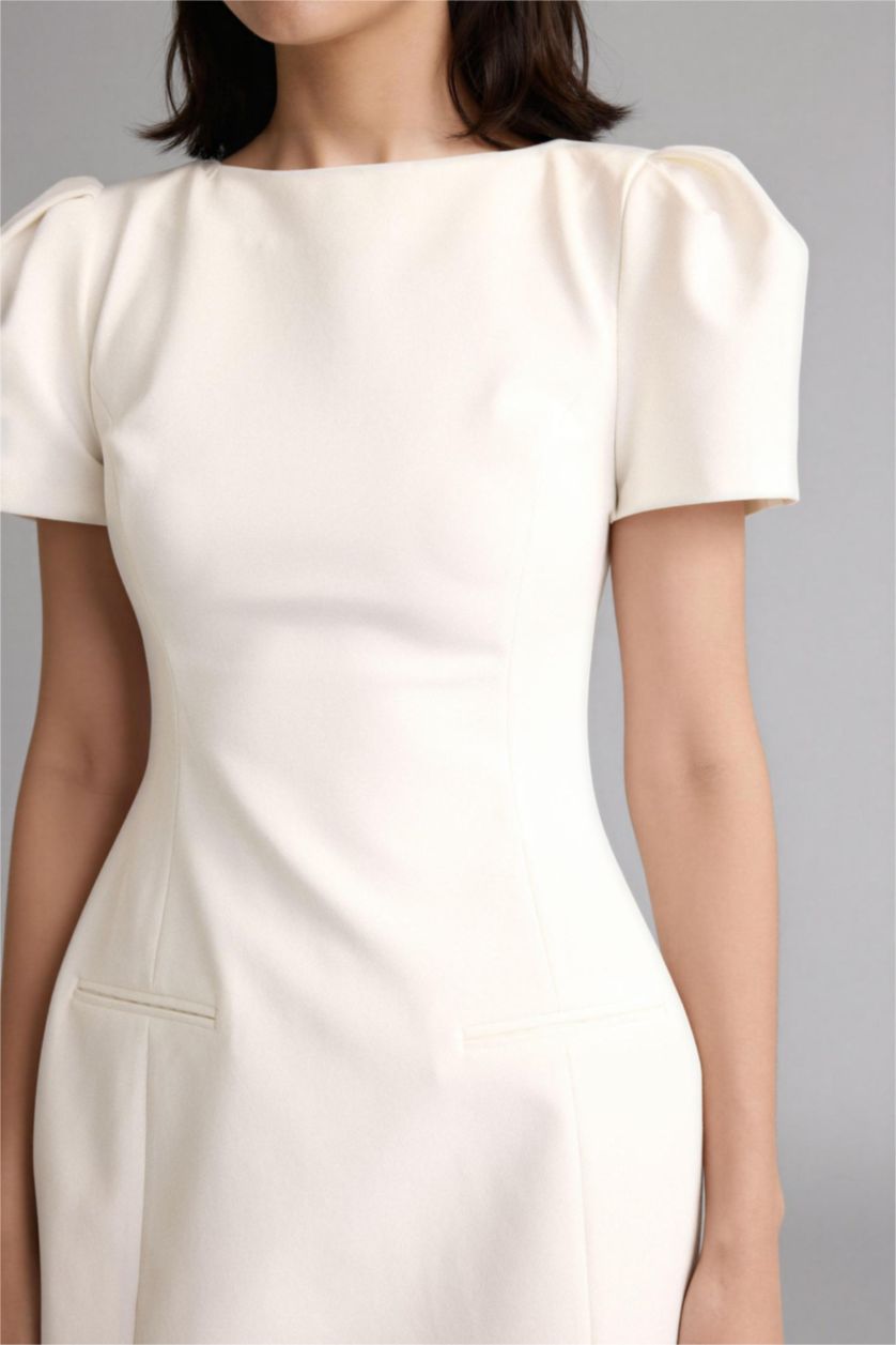 Kadın Ekru Kayık Yaka Mini Elbise