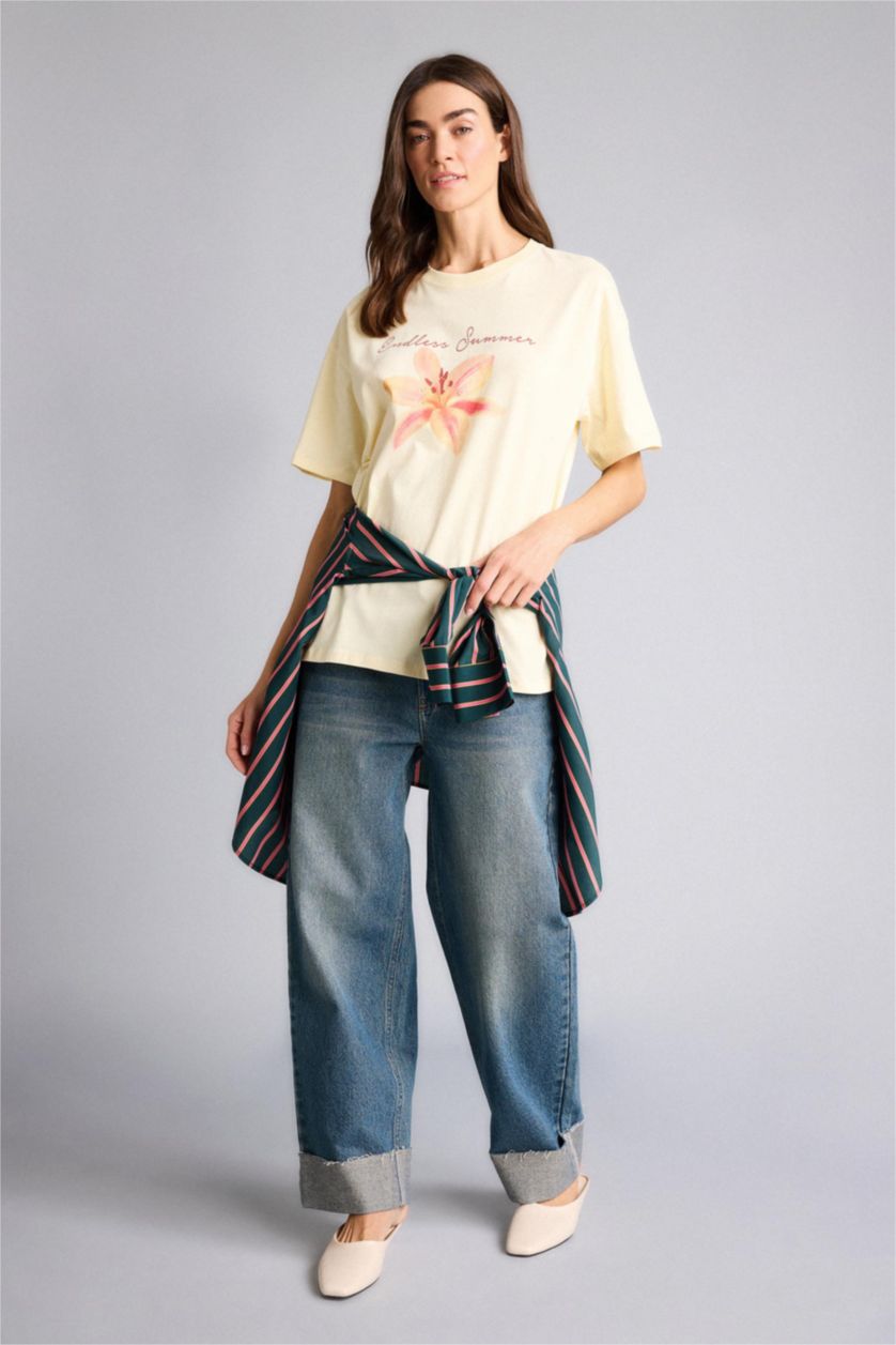 Kadın Açık Sarı Anneler Günü Oversıze Bisiklet Yaka Fotoğraf Çiçekli Kısa Kollu Tişört