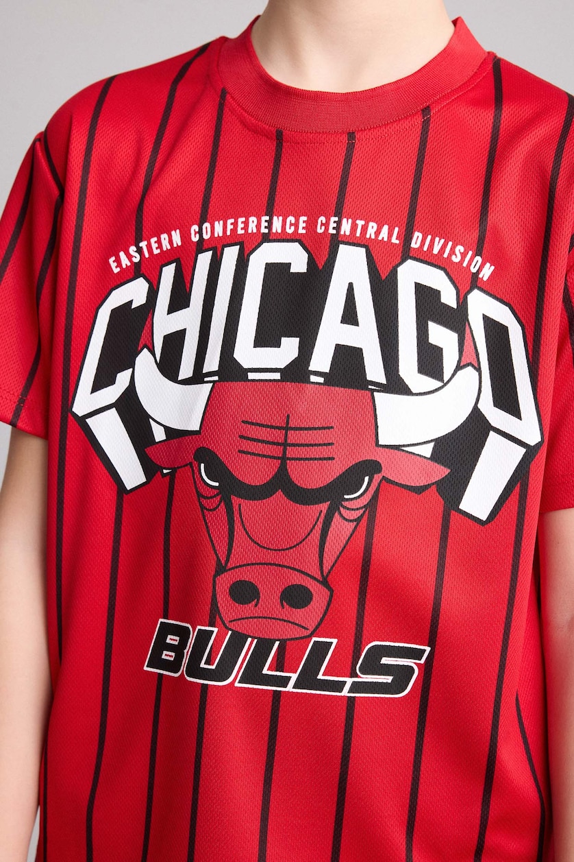 أولاد أحمر New Regular Fit NBA Chicago Bulls Short Sleeve T-Shirt