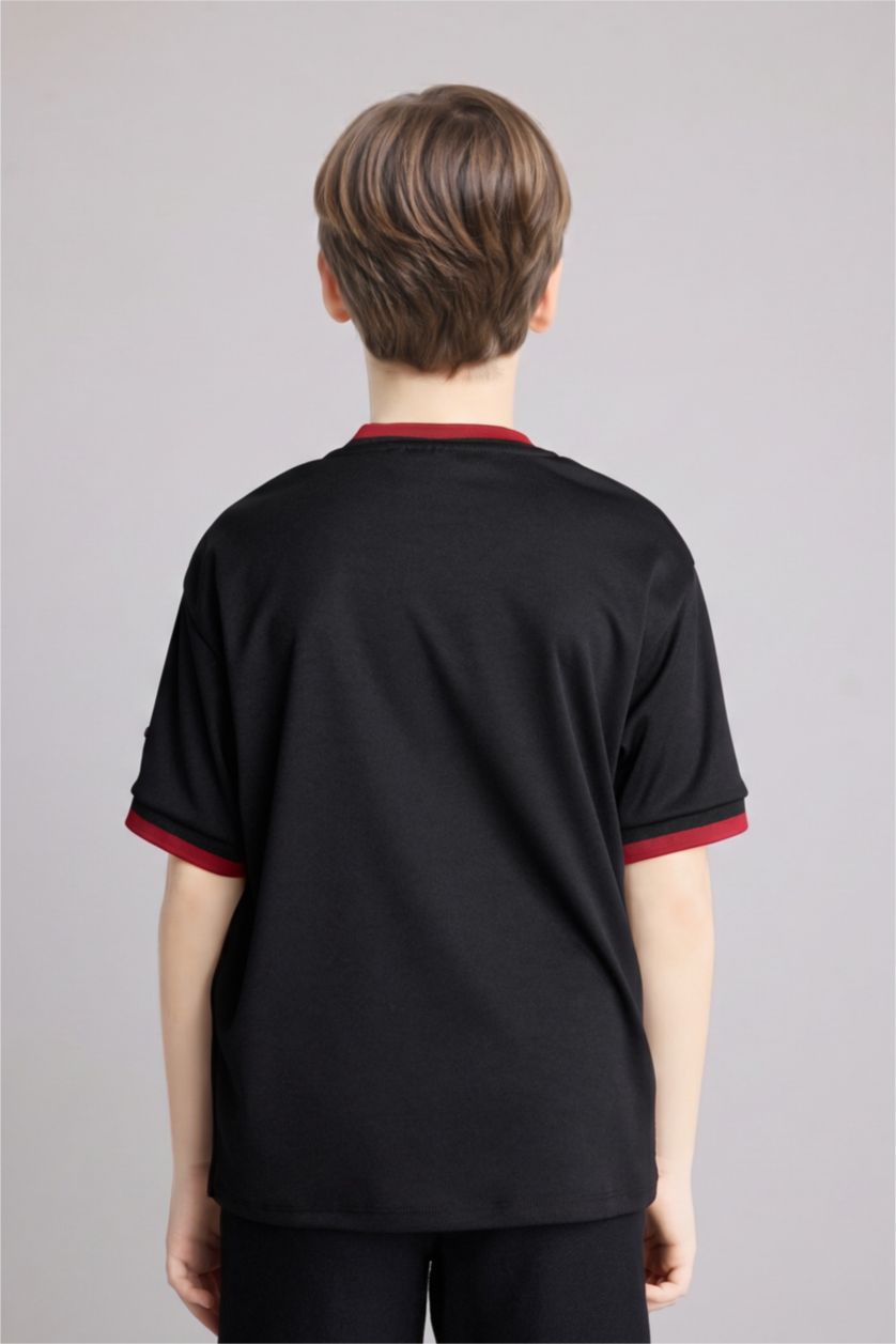 BOYS & TEENS Black Boy New Regular Fit Licensed by the NBA Miami Heat Short Sleeve T-Shirt