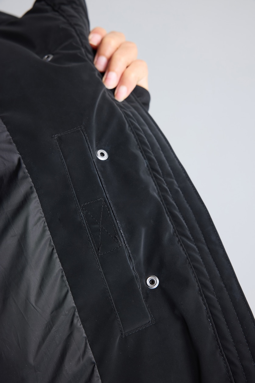 Women Black Regular Fit Waterproof Stand Collar Quilted Jacket