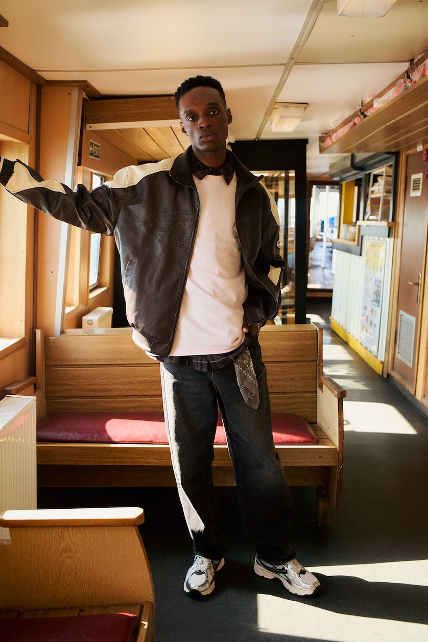 Man Black Baggy Fit Trousers