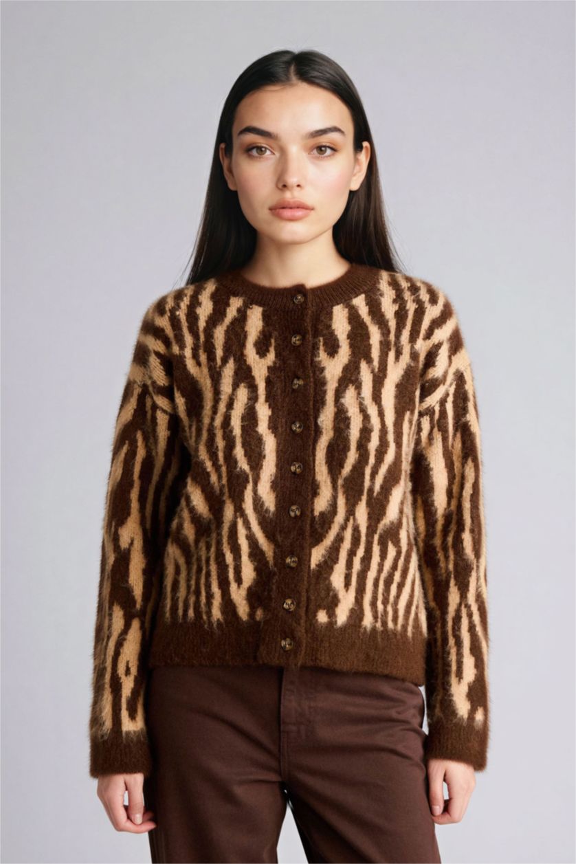 Woman Brown Leopard Print Knit Cardigan