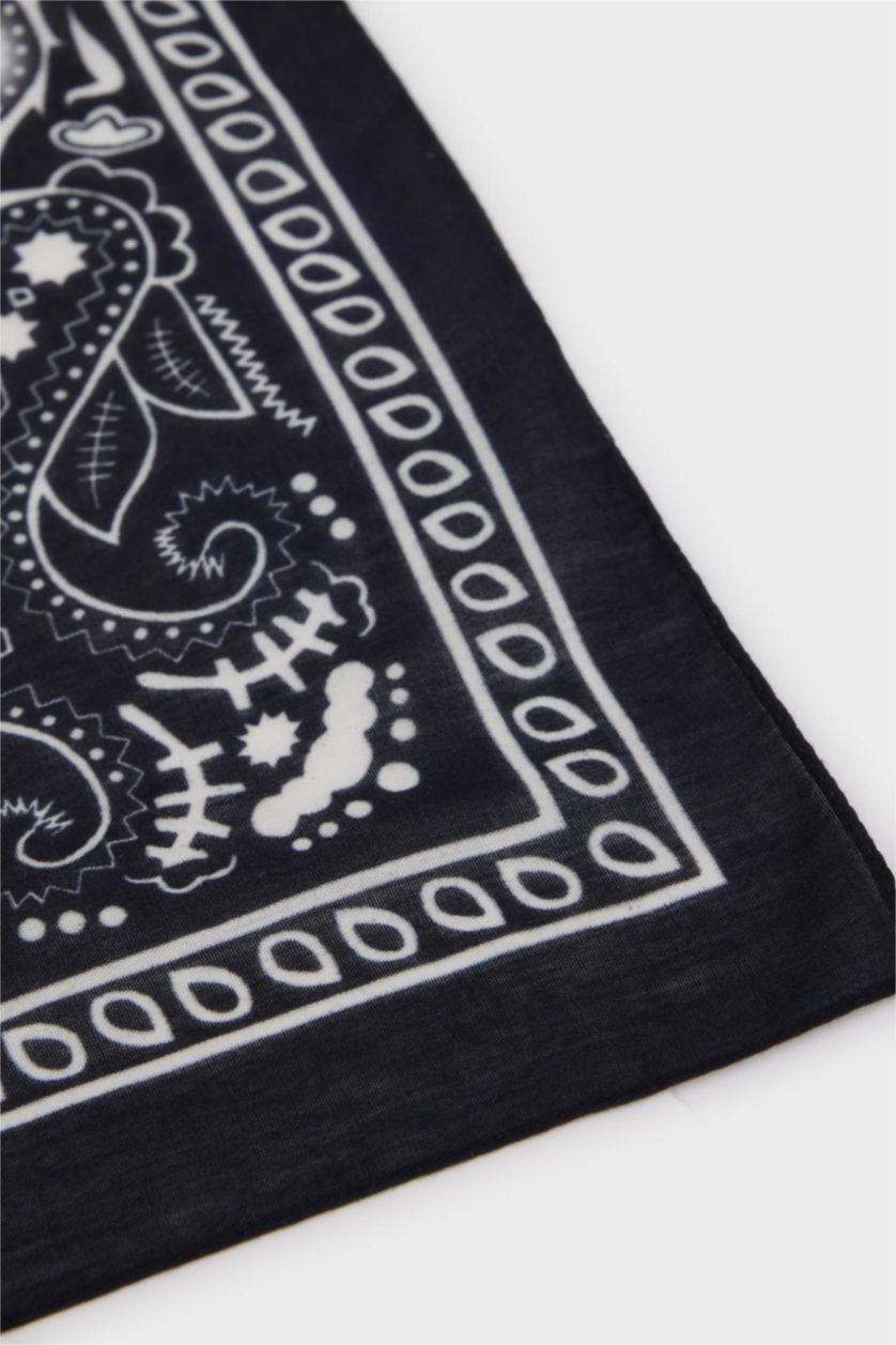Women NAVY Woman Paisley Patterned Foulard