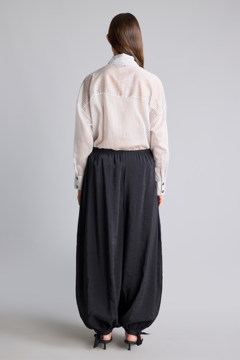 Woman Black Elastic Band Balloon Fit Trousers