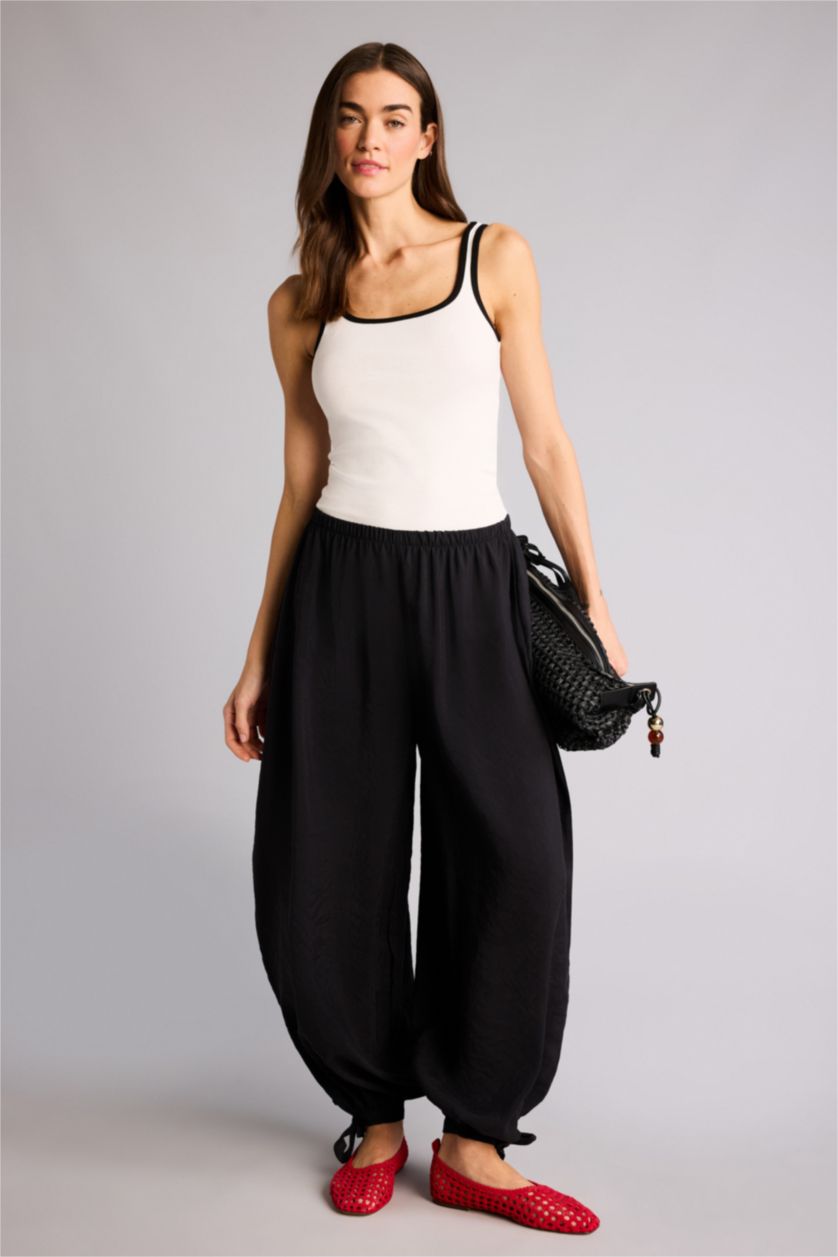 Kadın Siyah Balloon Fıt Beli Lastikli Düz Paça Modal Pantolon