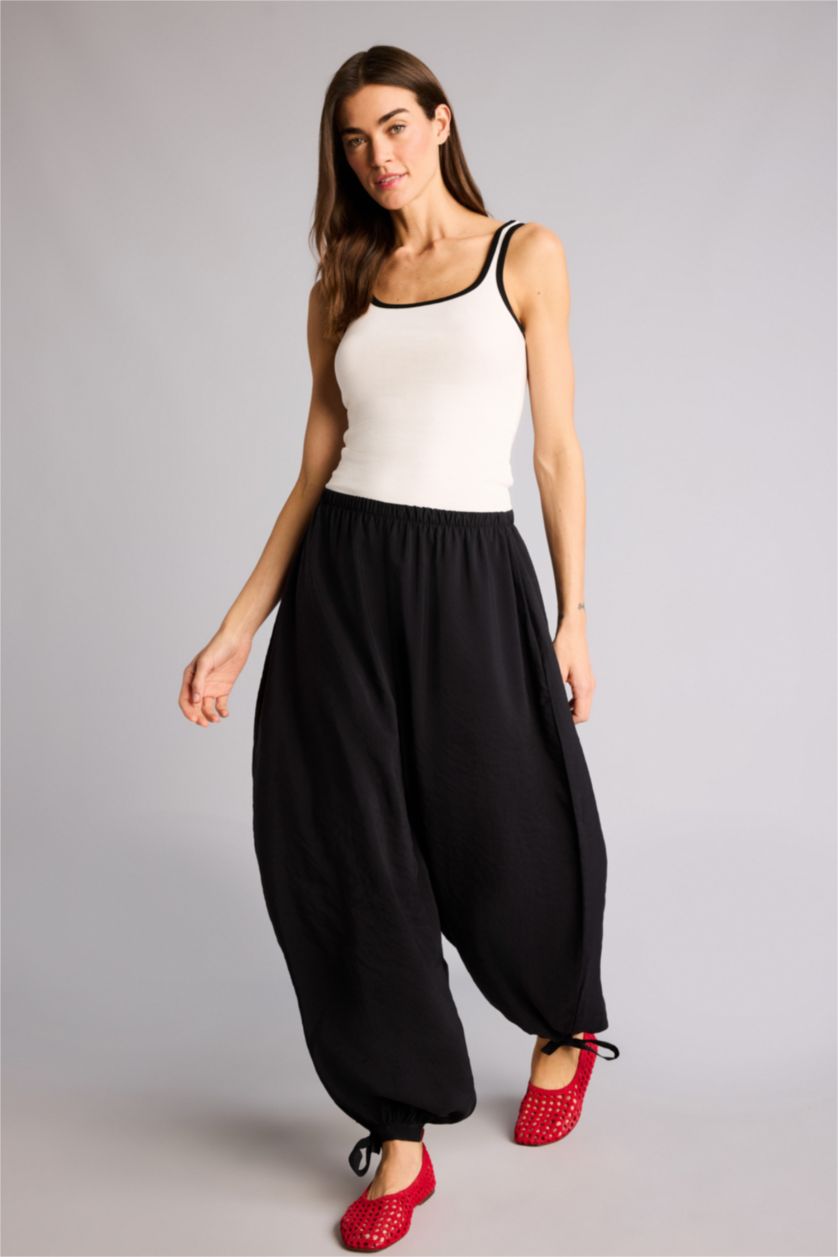 Kadın Siyah Balloon Fıt Beli Lastikli Düz Paça Modal Pantolon