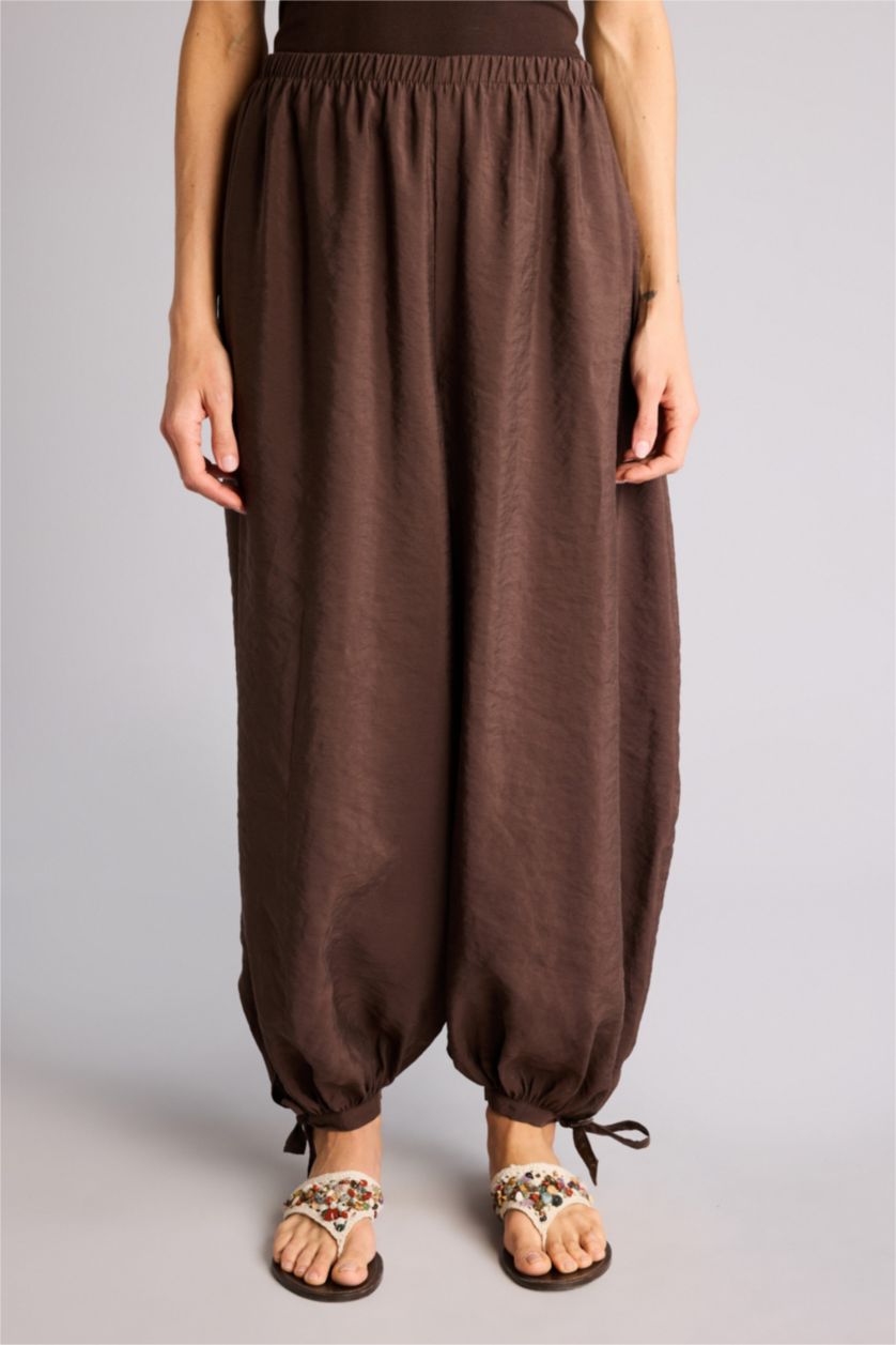 Kadın Kahve Balloon Fıt Beli Lastikli Düz Paça Modal Pantolon